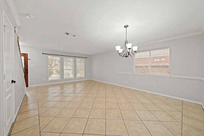 Building Photo - 18902 Sun Pass Dr