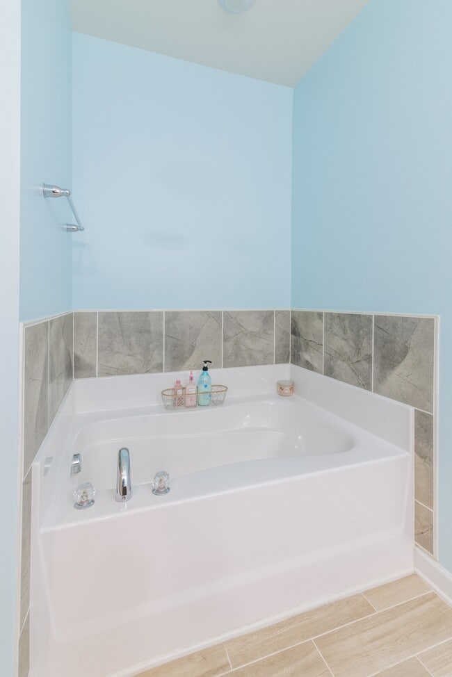 Building Photo - 8513 Loxton Cir