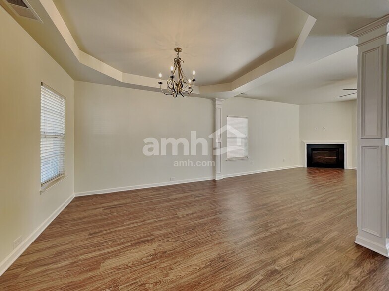 Building Photo - 2524 Ingleside Dr