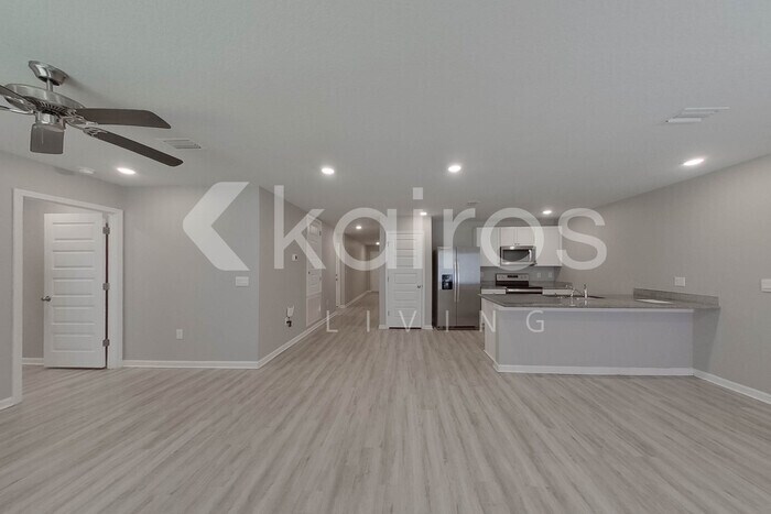 Building Photo - 416 Monarch Ln