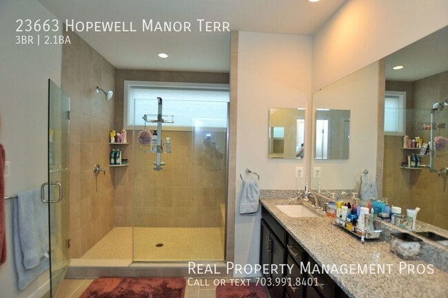 Building Photo - 23663 Hopewell Manor Terrace
