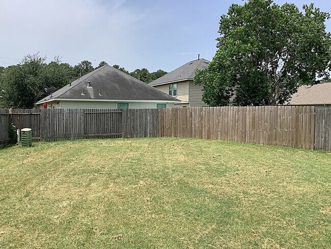 Building Photo - 910 Redcrest Springs Ct