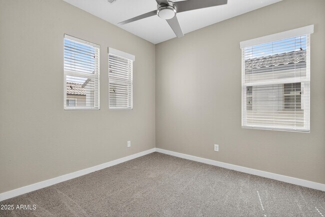 Building Photo - 2350 W Gloria Ln