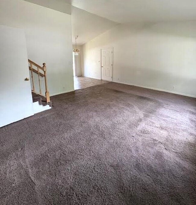 Building Photo - 3 Bedroom / 2 Bath Home in Bountiful!