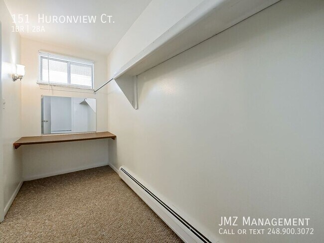 Building Photo - 151 Huronview Ct