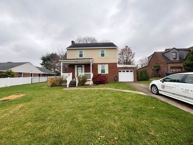 Building Photo - 3 Bedroom 1 Bathroom in Harrisburg!