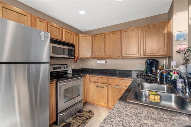 Building Photo - 3040 Peachtree Rd NW