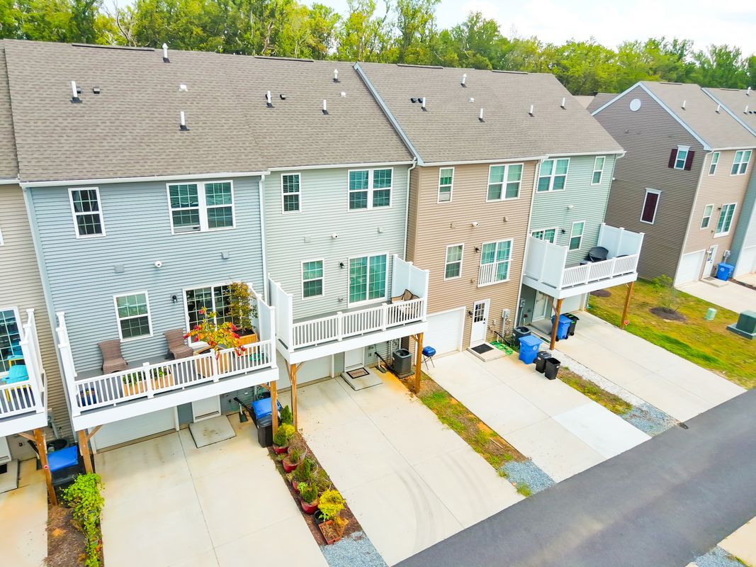 Building Photo - 72 Caswell Dr