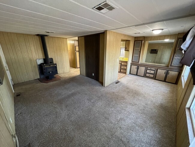 Building Photo - 2 Bedroom one bath Manufactured home on Cul De Sac