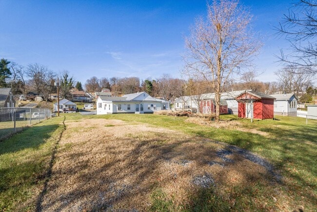 Building Photo - 1807 Orchard Ln