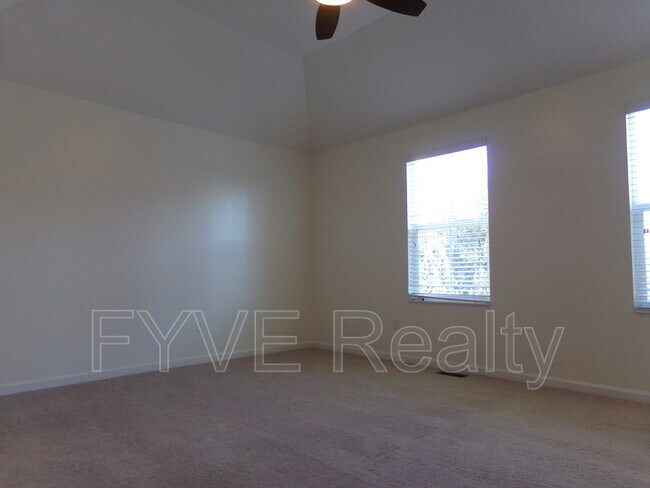 Building Photo - 467 Westgreen Ln