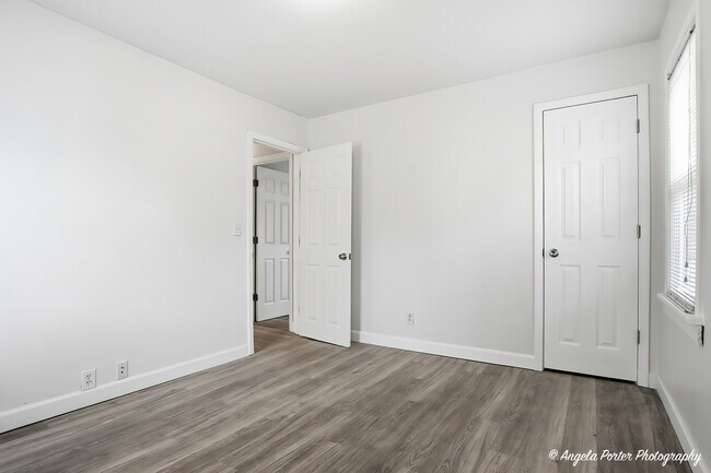 Building Photo - 33759 N Lake Shore Dr