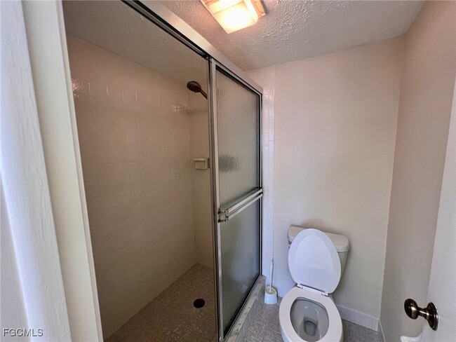 Building Photo - 4015 SE 20th Pl