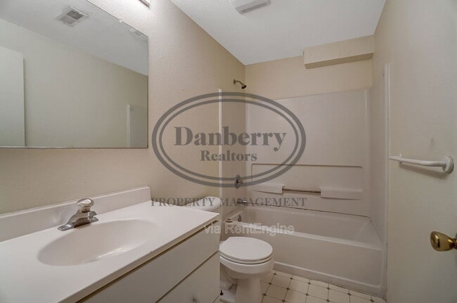 Building Photo - 3612 Willow Run Dr