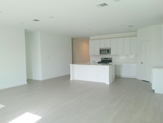 Building Photo - 2846 Westeros St
