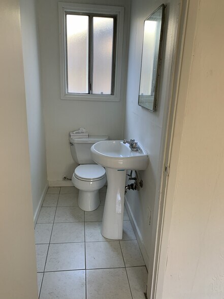 Building Photo - 3847 Brunswick Ave