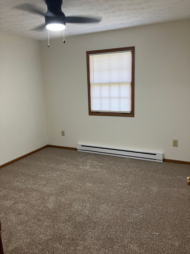 Building Photo - Ranch Style - Remodeled 2 Bedroom, 1 Bath ...