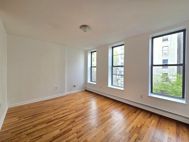 Building Photo - 267 W 121st St