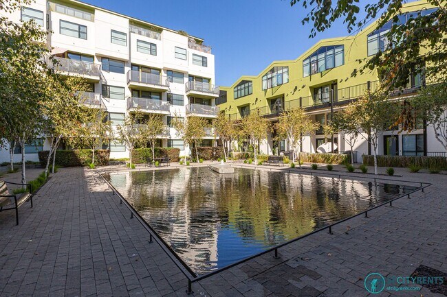 Building Photo - Dogpatch: Exceptional 1 Bed 1.5 Bath Condo @ Esprit Park with Garage Parking and Storage