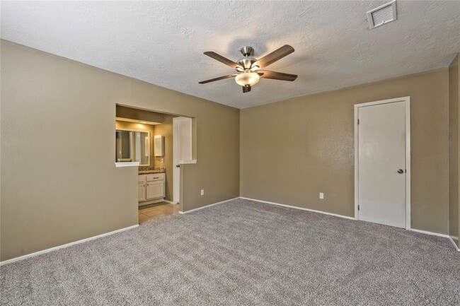 Building Photo - 1942 Myrna Ln