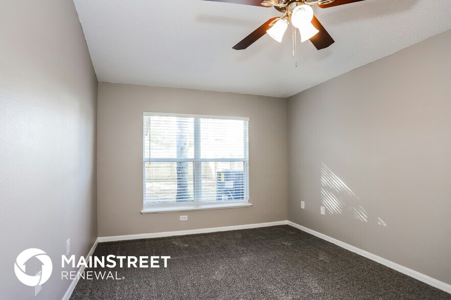 Building Photo - 11738 Ivy Flower Loop
