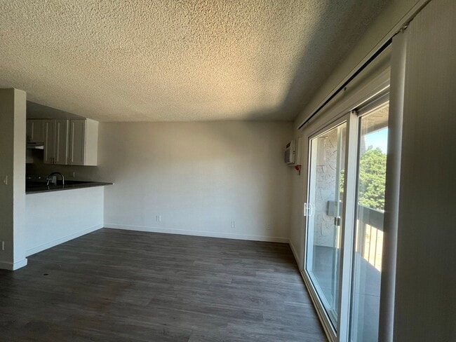 Building Photo - 9010 Tobias Ave