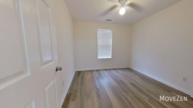 Building Photo - 123 Lincoln Place Cir