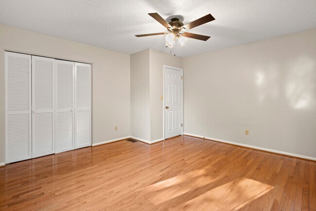Building Photo - 119 W Chippendale Dr