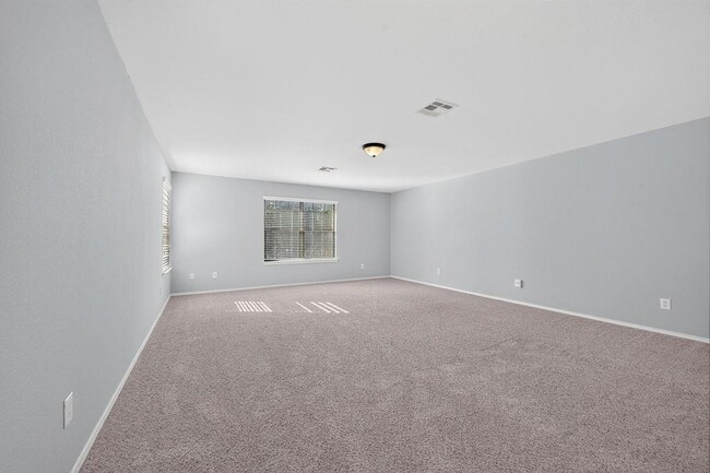 Building Photo - 2200 Ezra Ct
