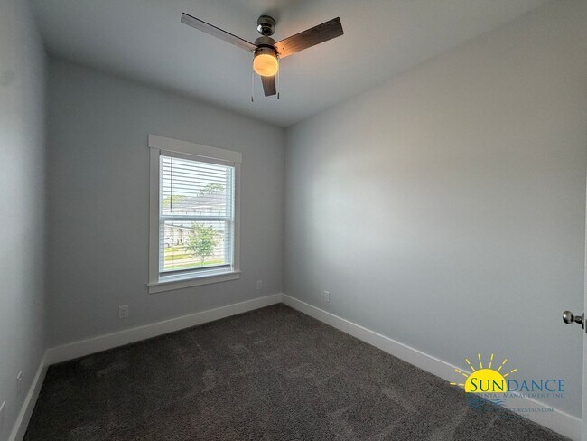 Building Photo - Gorgeous 2 Story 4 Bedrooms Townhome in Fort Walton Beach!
