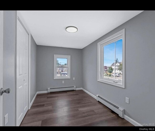 Building Photo - 6 E Barclay St