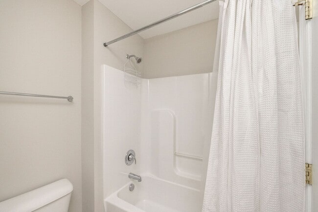 Building Photo - Well-maintained townhouse in Richmond