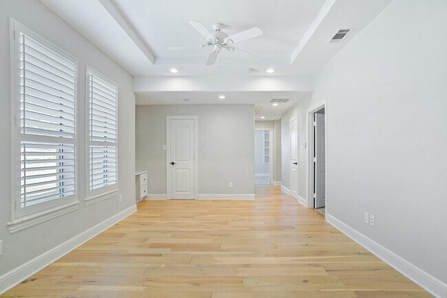 Building Photo - 13297 Roanoke Rd