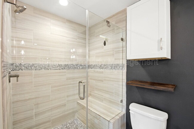 Building Photo - 2207 Saxon Dr