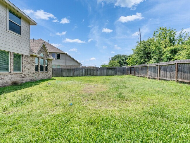 Building Photo - 26922 Skylark Blf Trl
