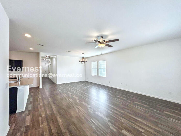 Building Photo - 400 Seneca Loop