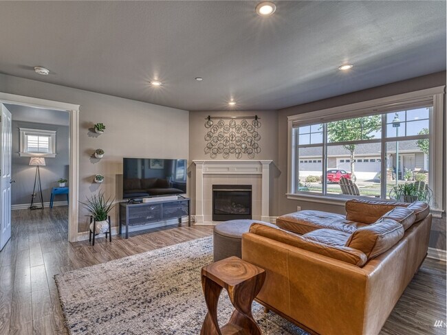 Building Photo - 6554 Hunt Highlands Loop