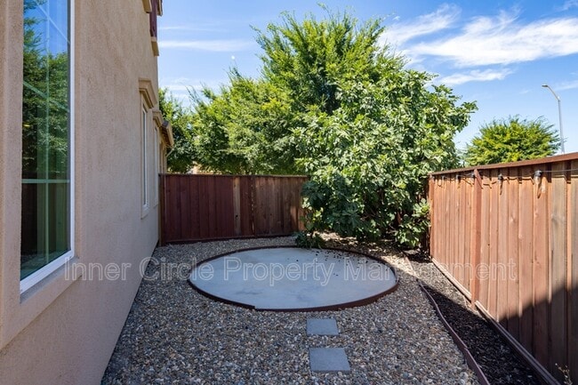 Building Photo - 5408 Mazant Loop