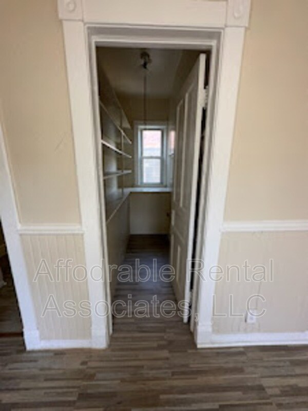 Building Photo - 1558 S 10th St