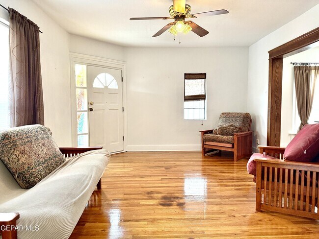 Building Photo - 611 New York Ave