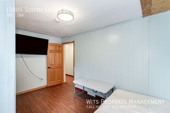 Building Photo - 10805 S Shore Dr