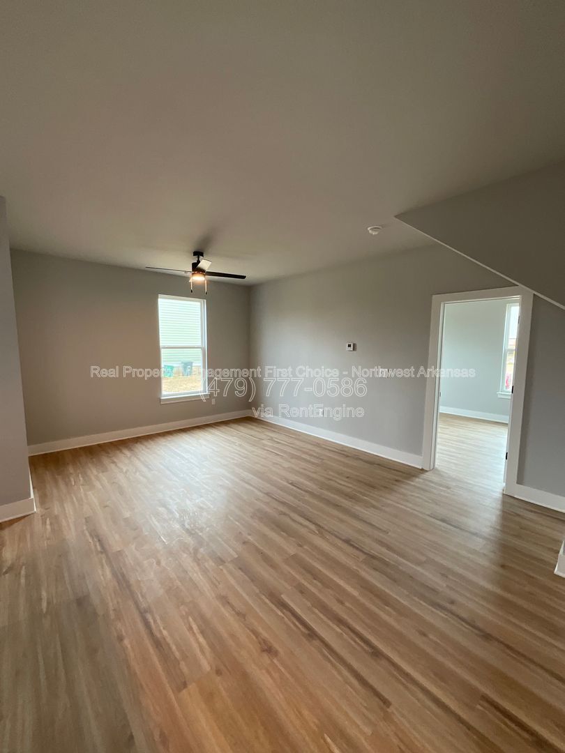 Building Photo - 1042 S Laramie Hts