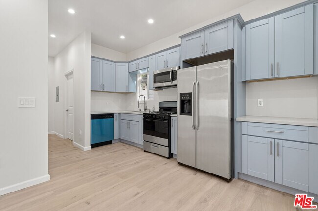 Building Photo - 4824 Saloma Ave