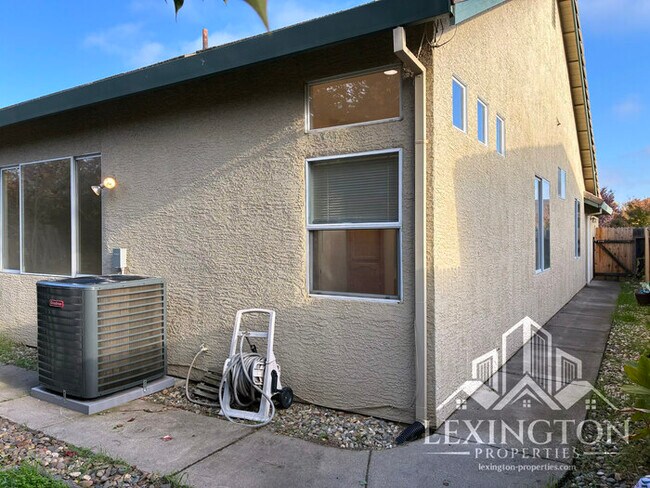 Building Photo - Beautifully Updated, 3BD+office/2BA, Single-Story Home in Rocklin – Off Stanford Ranch Rd., Near ...