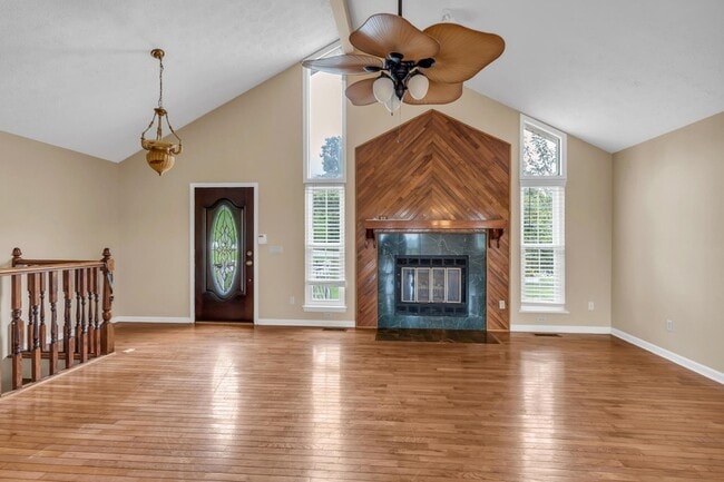Building Photo - 7918 Holly Hills Dr