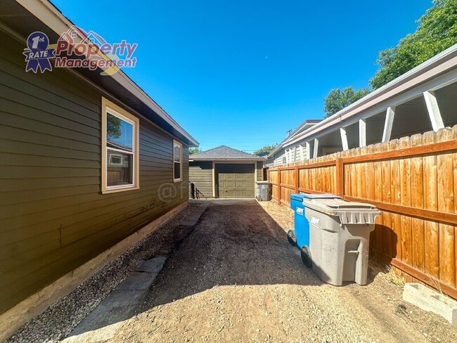 Building Photo - 1721 S Pacific St