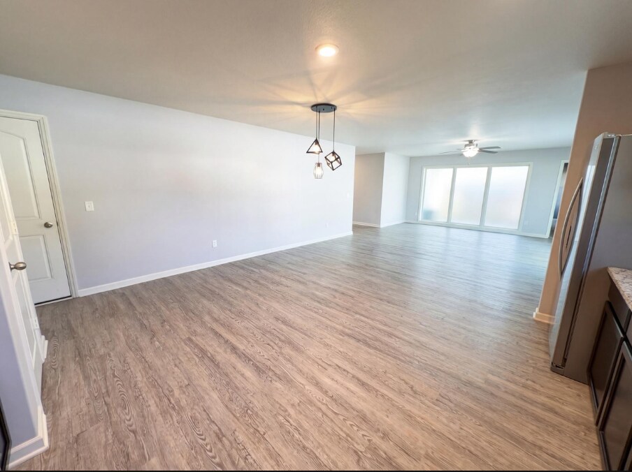 Building Photo - 1093 Sunset Ave