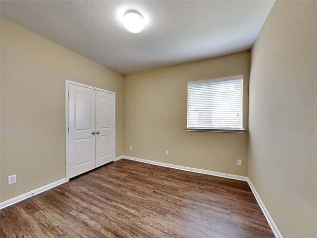 Building Photo - 26314 Longview Creek Dr