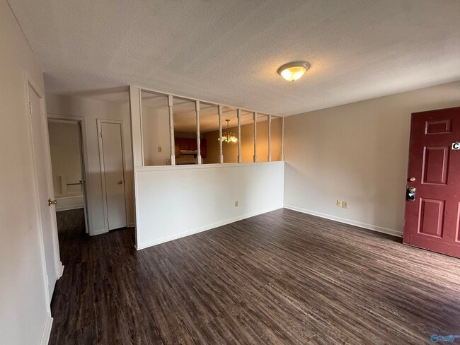 Building Photo - 605 Adele St