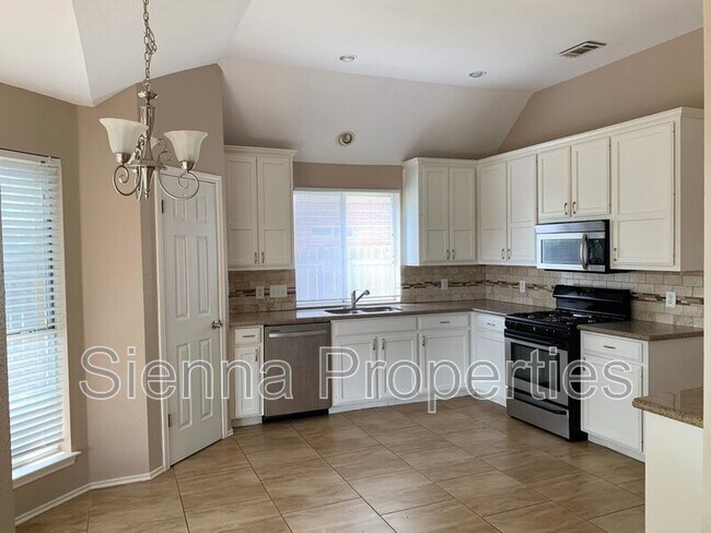 Building Photo - 209 N Blue Ridge Pkwy